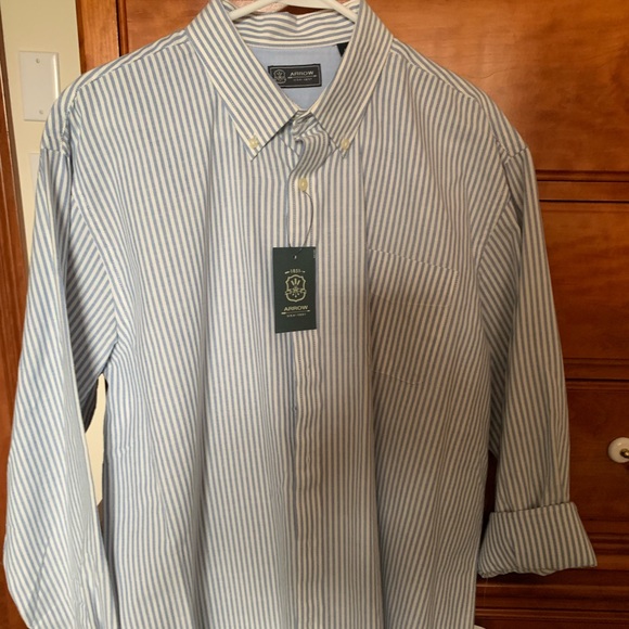 Mens Arrow blue pin stripe button down dress shirt. Size LG. NWT. - Picture 1 of 7